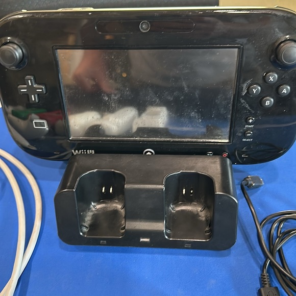 Working Wii U with 4+ controllers, sensor, steering wheels, game pad. - Picture 12 of 14